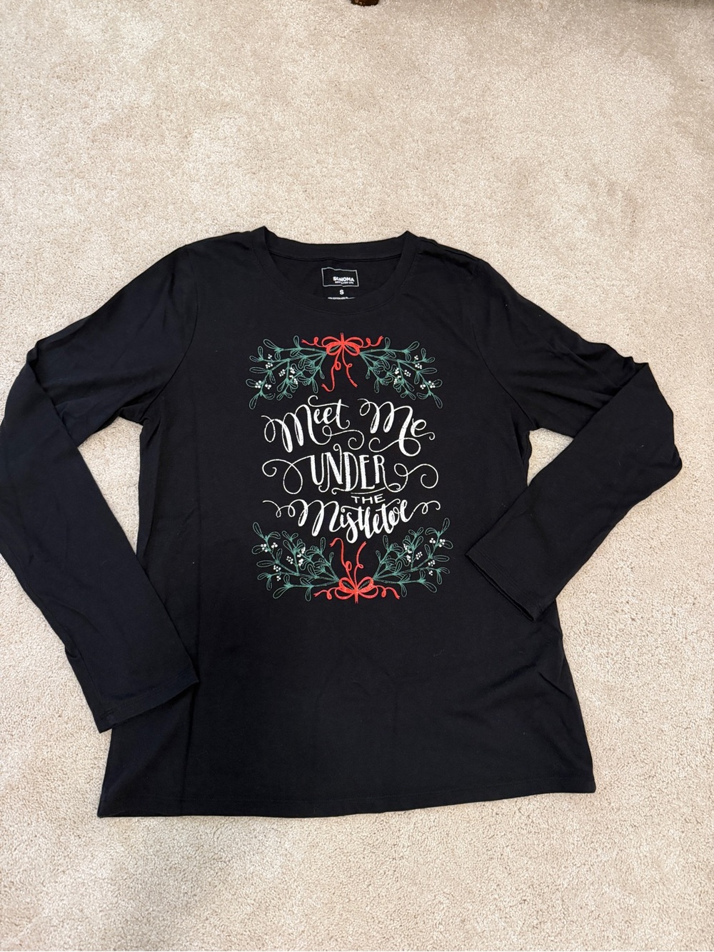 Sonoma Black Long-Sleeve 'Meet Me Under the Mistletoe' Graphic Tee